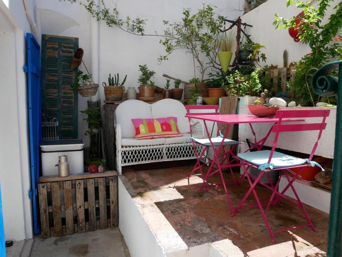 Au Petit Chez Soi Hostel Cassis Bagian luar foto