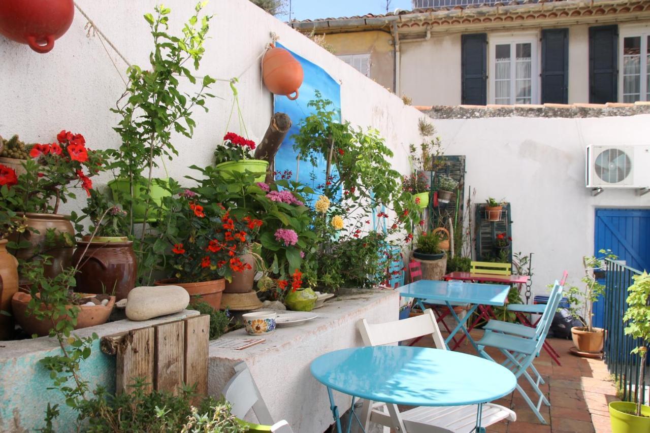 Au Petit Chez Soi Hostel Cassis Bagian luar foto