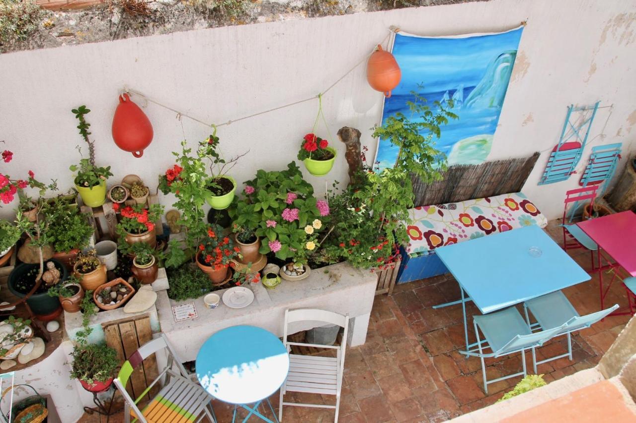 Au Petit Chez Soi Hostel Cassis Bagian luar foto